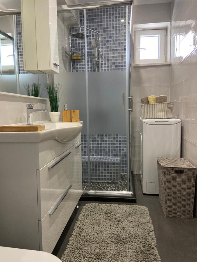Apartman Petra Gustirna 외부 사진