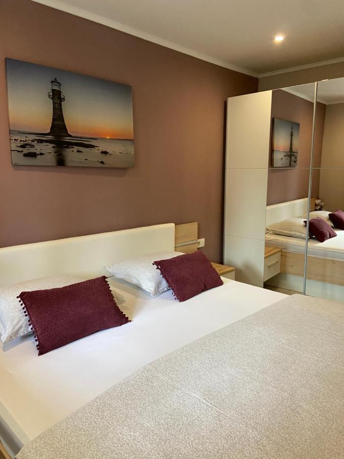 Apartman Petra Gustirna 외부 사진